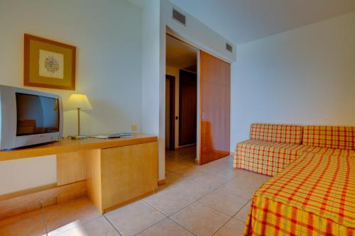 Habitación Familiar del hotel SBH Club Paraiso Playa. Foto 1