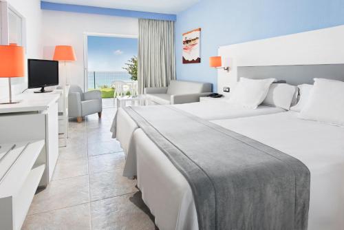 Habitación Doble con vistas al mar - 1 o 2 camas del hotel Club Jandía Princess. Foto 1