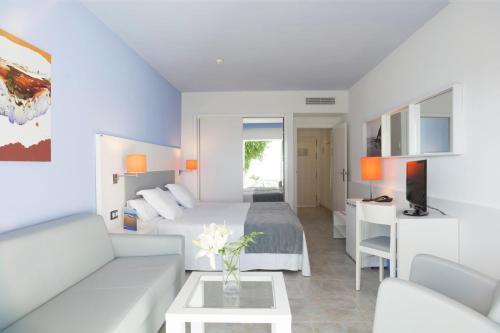 Habitación Doble con vistas al mar - 1 o 2 camas del hotel Club Jandía Princess. Foto 2