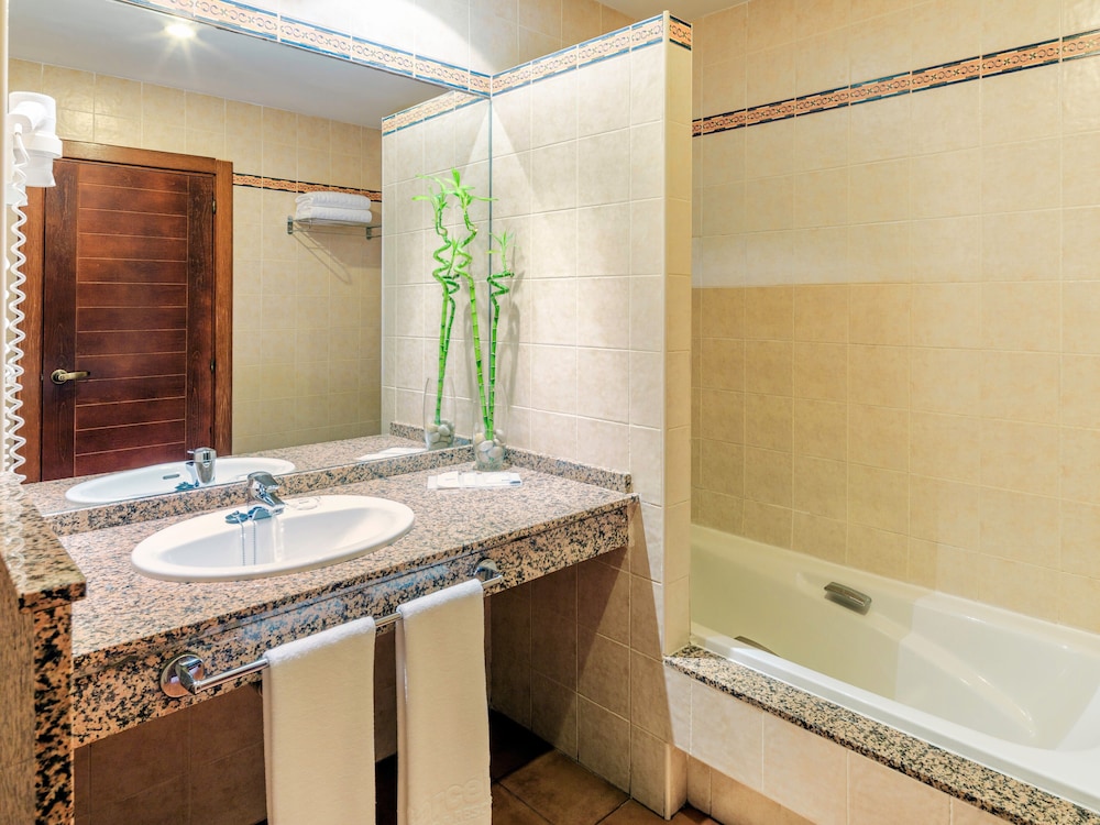 Habitación familiar del hotel Occidental Jandia Playa. Foto 4