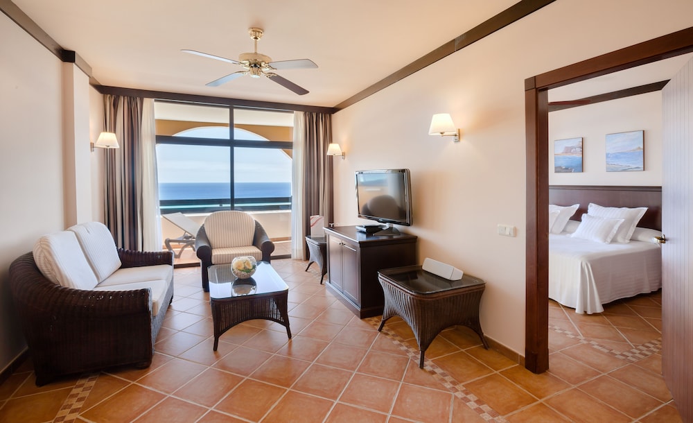 Suite, vistas al mar del hotel Occidental Jandia Playa