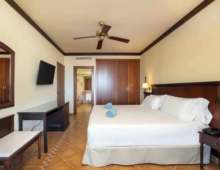 Suite Vista Mar Lujo Superior 1 Cama king 1 habitación del hotel Occidental Jandia Playa. Foto 3