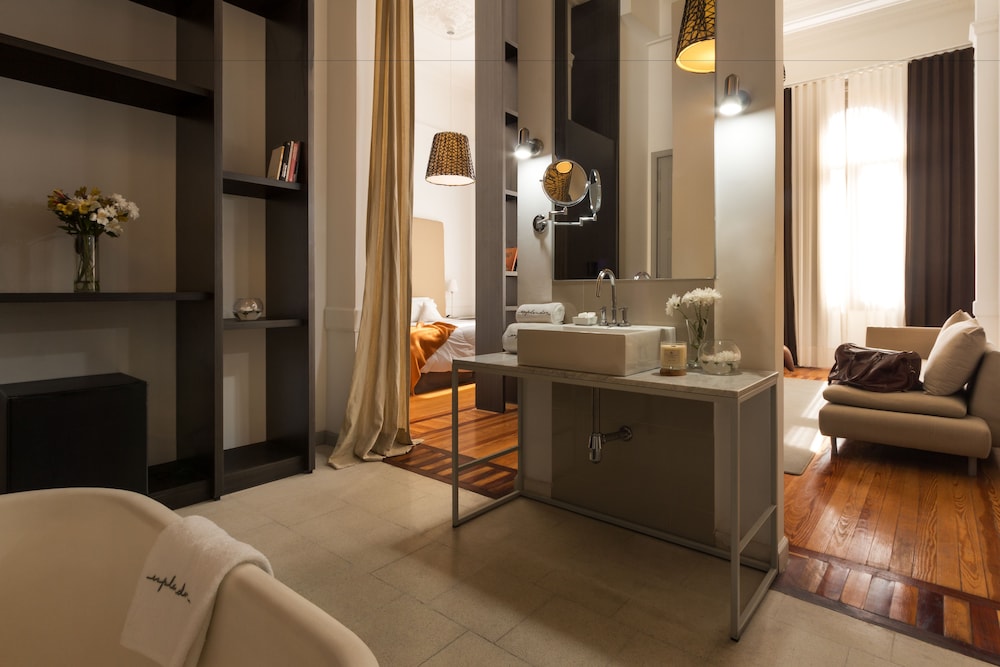 Habitación Business, no fumadores del hotel Esplendor By Wyndham Montevideo Cervantes. Foto 1