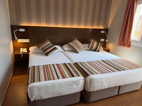 Habitación Doble con Cama supletoria del hotel Los Coronales. Foto 5