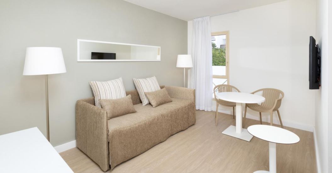 Junior suite Vista Mar o Piscina del hotel Sol Fuerteventura Jandía All Suites. Foto 3