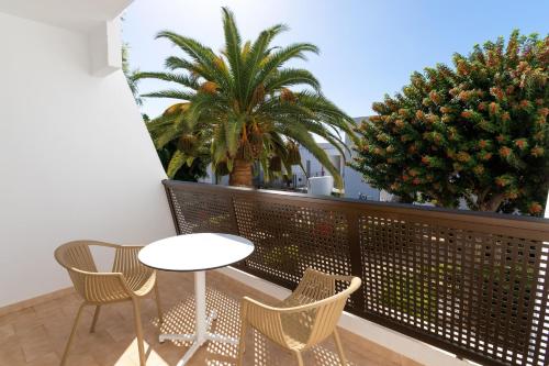 Suite Junior con balcón del hotel Sol Fuerteventura Jandía All Suites