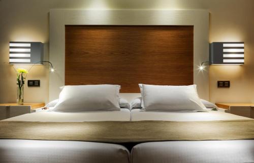 Habitación Doble Confort con vistas al mar del hotel Xq El Palacete. Foto 1