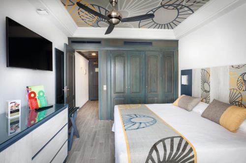 Habitación Individual con vistas al mar del hotel Riu Vistamar - All Inclusive. Foto 1