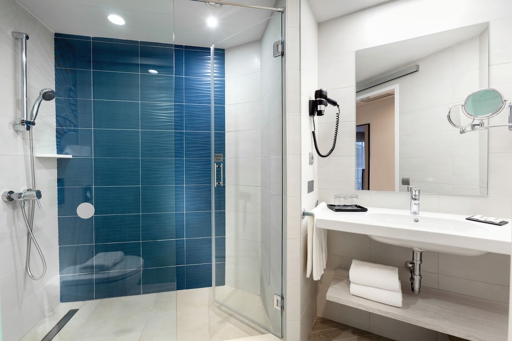 Suite junior, vistas al mar (Large Balcony) del hotel Riu Vistamar - All Inclusive. Foto 4