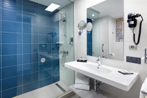 Habitación Individual con vistas al mar del hotel Riu Vistamar - All Inclusive. Foto 3