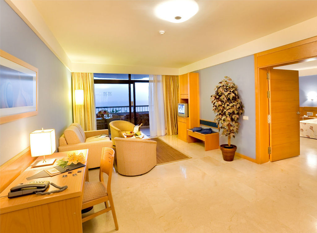 Suite Thalasso Experience Vista Mar del hotel Gloria Palace Amadores Thalasso