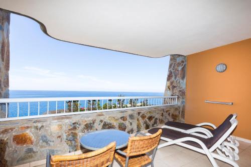 Habitación Doble con vistas al mar - 2 camas del hotel Gloria Palace Amadores Thalasso. Foto 15