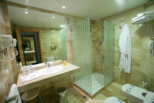 Habitación Triple del hotel Exe Las Palmas. Foto 7