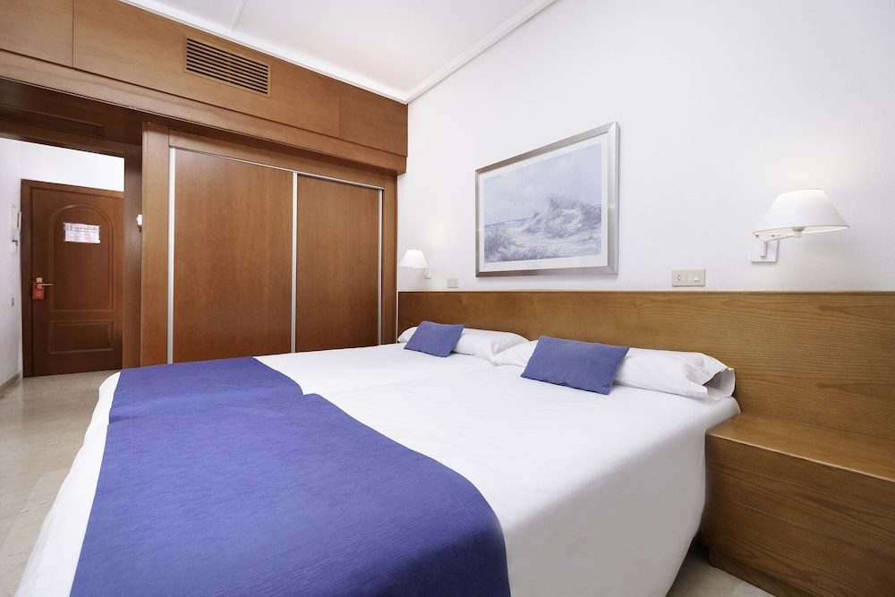 Habitación doble del hotel Concorde. Foto 1