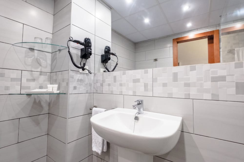 Habitación doble de uso individual del hotel Concorde. Foto 2