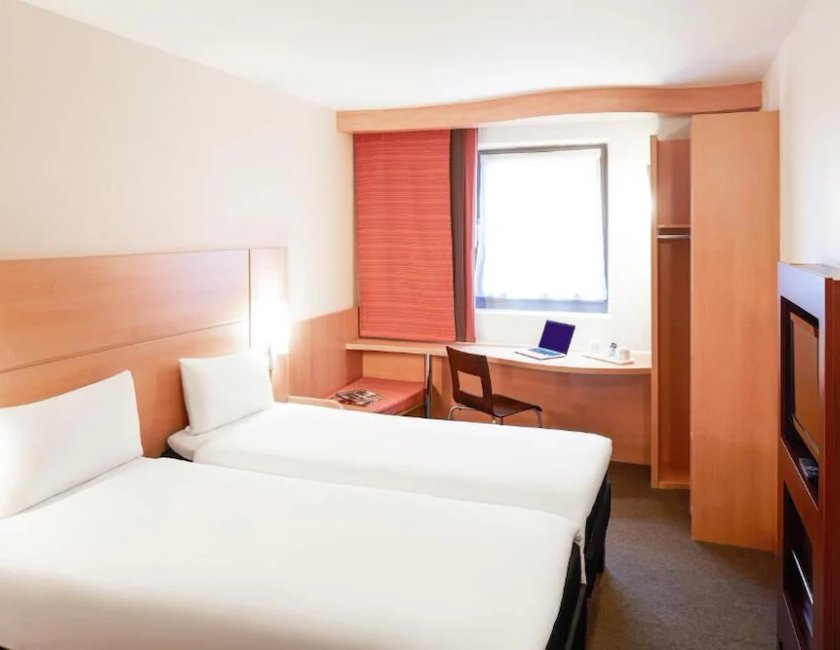 Habitación doble Vista ciudad 2 Camas individuales del hotel Ibis Bristol Centre. Foto 1