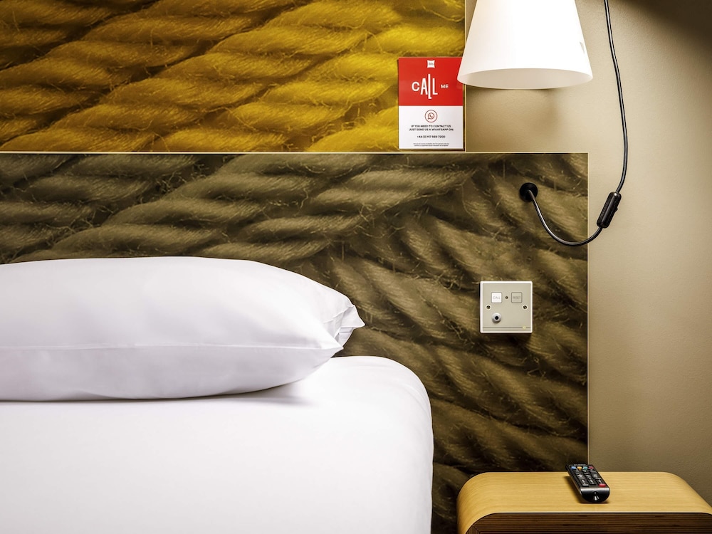 Habitación doble Vista ciudad 1 Cama doble del hotel Ibis Bristol Centre. Foto 6