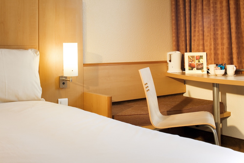 Habitación doble Vista ciudad 2 Camas individuales del hotel Ibis Bristol Centre. Foto 1