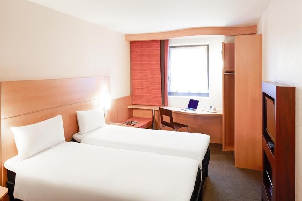 Habitación doble Vista ciudad 2 Camas individuales del hotel Ibis Bristol Centre. Foto 2