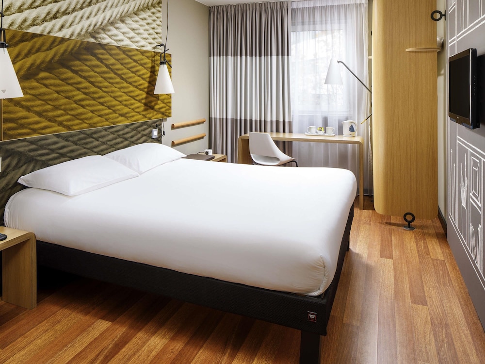 Habitación doble Vista ciudad 2 Camas individuales del hotel Ibis Bristol Centre. Foto 6