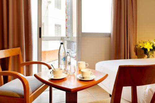 Habitación Triple del hotel Alisios Canteras. Foto 4