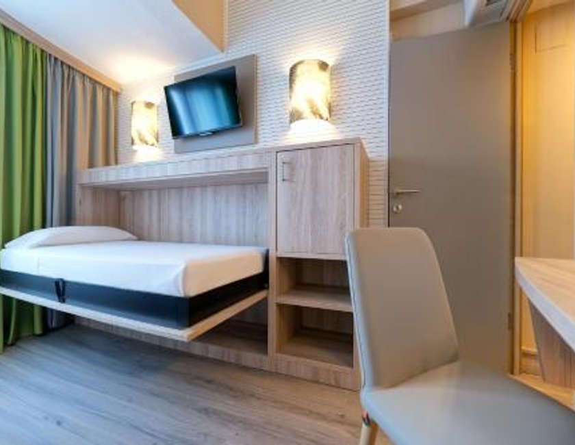 Habitación Triple del hotel Bull Astoria. Foto 6