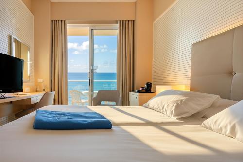 Single Room with Sea View Spa Acces included del hotel Bull Reina Isabel and Spa. Foto 2