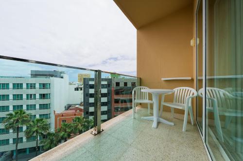 Twin Room Spa Acces included del hotel Bull Reina Isabel and Spa. Foto 17