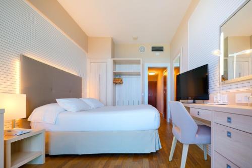 Habitación Individual con vistas al mar y acceso gratuito al spa del hotel Bull Reina Isabel and Spa. Foto 7