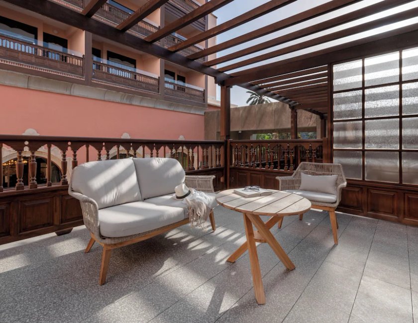 Habitación familiar Balcón o Terraza 1 Cama king Vista Patio del hotel Santa Catalina a Royal Hideaway. Foto 3