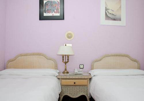 Habitación Triple del hotel Ciudad De Alcala. Foto 3