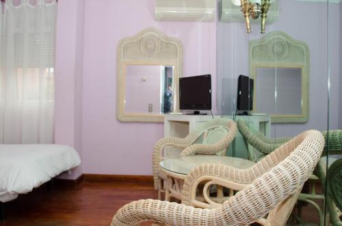 Habitación Triple del hotel Ciudad De Alcala. Foto 4