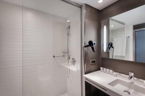 Standard room, Guest room, 2 Twin/Single Bed(s) del hotel Ac Iberia Las Palmas. Foto 3