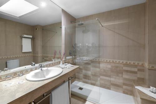 Habitación Doble Executive del hotel Elba Vecindario Aeropuerto Business & Convention Hotel. Foto 2