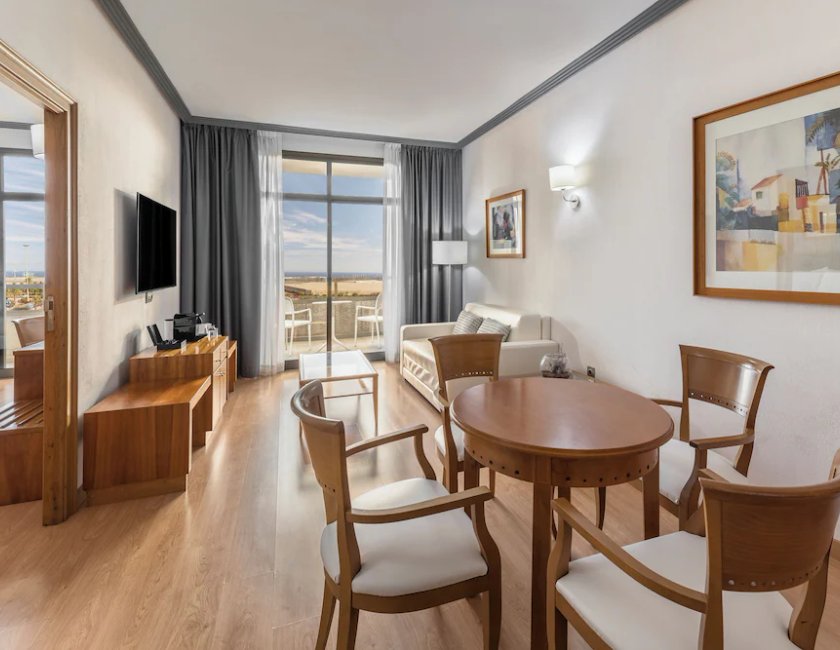 Suite del hotel Elba Vecindario Aeropuerto Business & Convention Hotel. Foto 3