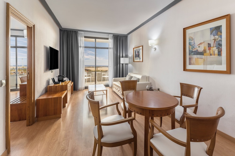 Suite del hotel Elba Vecindario Aeropuerto Business & Convention Hotel. Foto 3