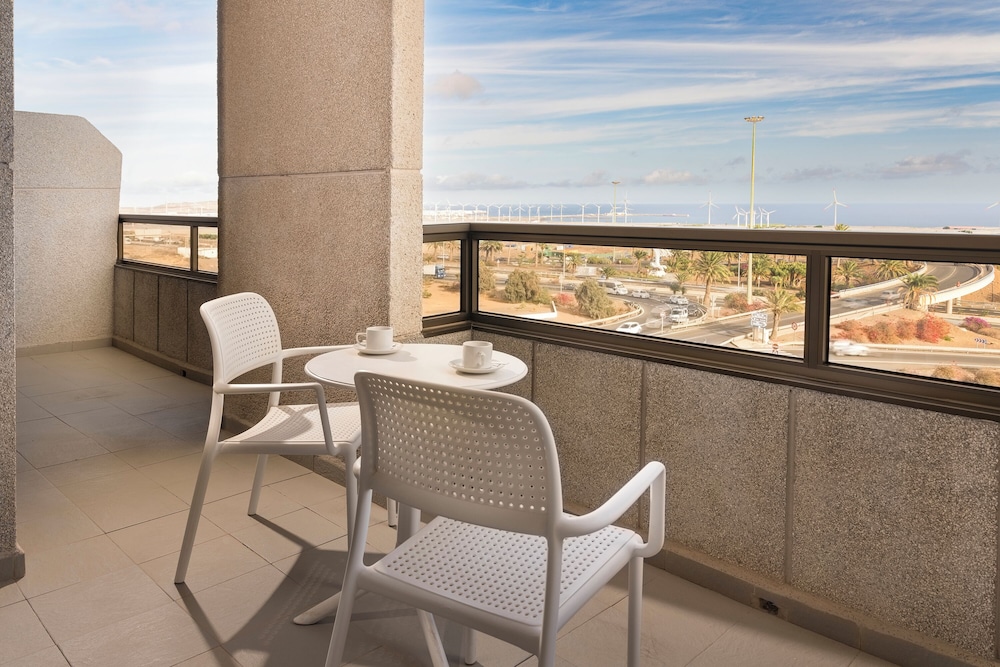 Suite del hotel Elba Vecindario Aeropuerto Business & Convention Hotel. Foto 4