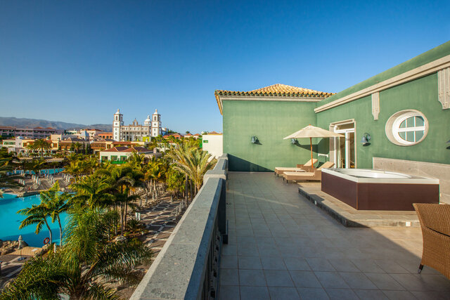 Suite Superior del hotel Lopesan Villa Del Conde Resort and Thalasso. Foto 1