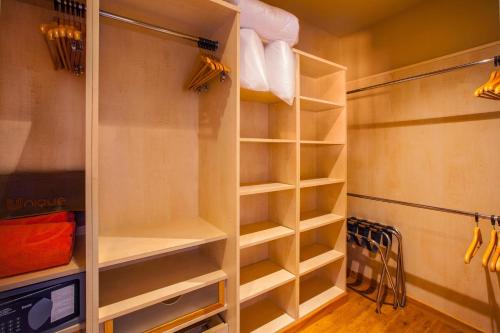 Habitación Doble Deluxe con Vistas del hotel Lopesan Villa Del Conde Resort and Thalasso. Foto 3