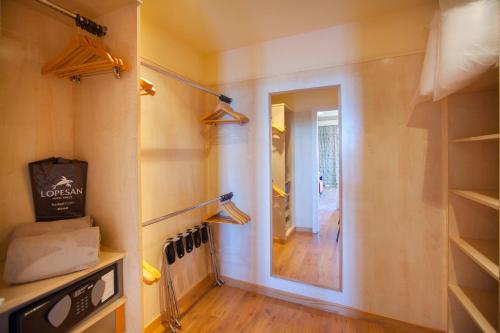 Senior Suite del hotel Lopesan Villa Del Conde Resort and Thalasso. Foto 7