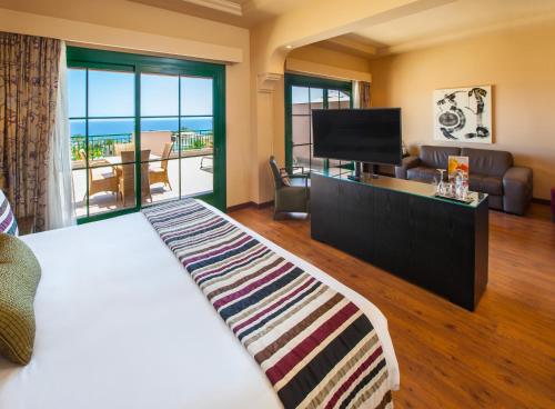 Habitación Doble Deluxe con Vistas del hotel Lopesan Villa Del Conde Resort and Thalasso. Foto 6