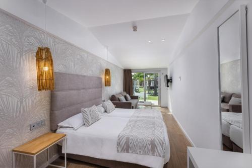 Suite Junior - Solo para adultos (mayores de 18 años) del hotel Kumara Serenoa By Lopesan Hotels. Foto 4