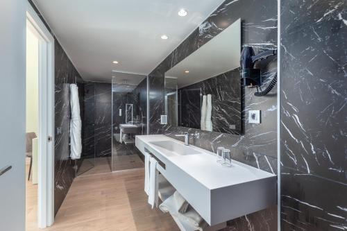 Suite - Solo para adultos (mayores de 18 años) del hotel Kumara Serenoa By Lopesan Hotels. Foto 4