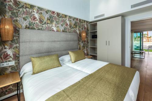 Suite del hotel Kumara Serenoa By Lopesan Hotels. Foto 1