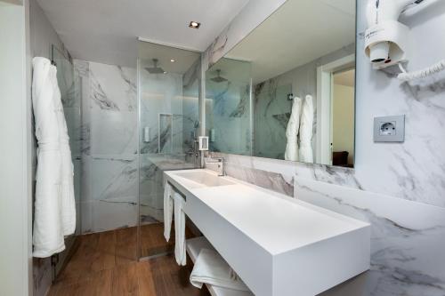Suite del hotel Kumara Serenoa By Lopesan Hotels. Foto 3