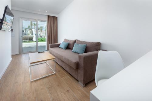 Suite Familiar del hotel Kumara Serenoa By Lopesan Hotels. Foto 2