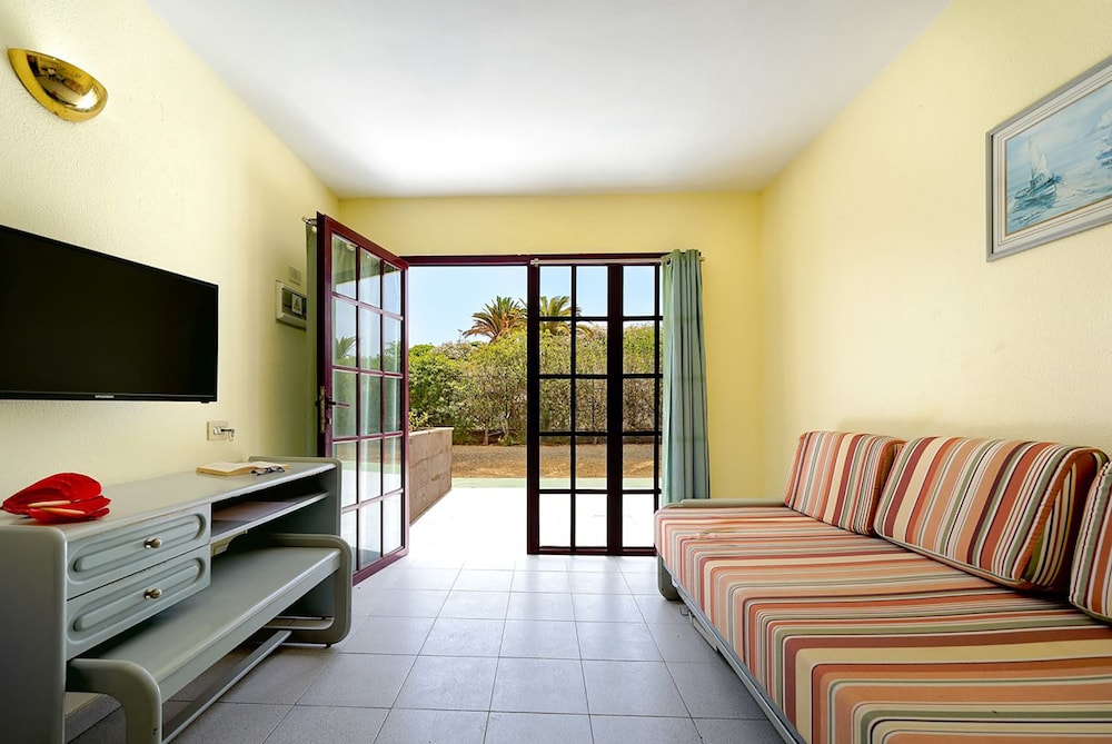 Bungalow Deluxe del hotel Bungalows Maspalomas Oasis Club. Foto 8