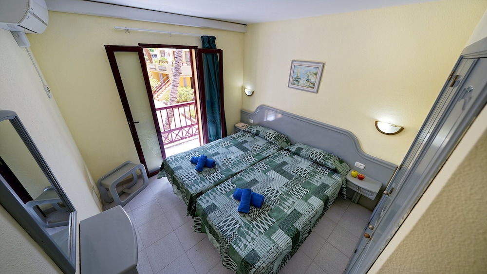 Bungalow superior del hotel Bungalows Maspalomas Oasis Club. Foto 3