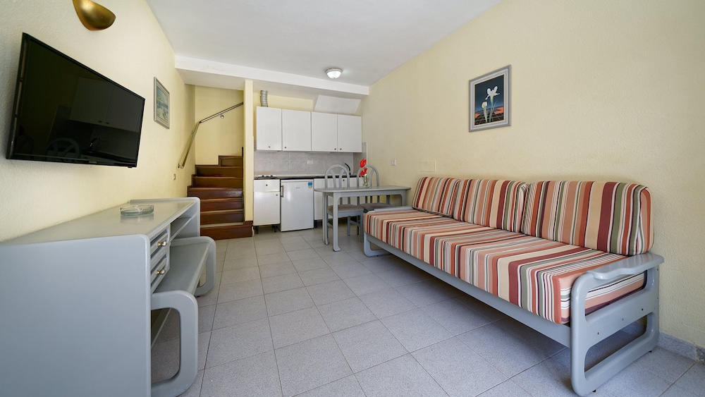 Bungalow superior del hotel Bungalows Maspalomas Oasis Club. Foto 7