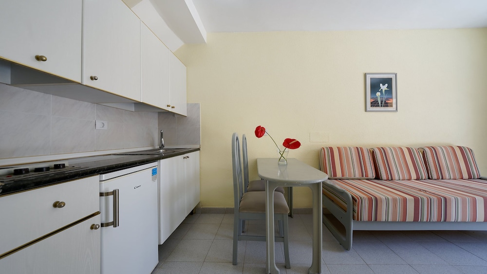 Bungalow superior del hotel Bungalows Maspalomas Oasis Club. Foto 16